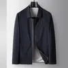Chaqueta para Hombre Temporada Primavera y Otoño 2026 Cuello Solapa Cremallera Estilo Ropa de Trabajo para Jóvenes y de Mediana Edad, Abrigo Delgado Casual de Negocios de Lujo Ligero