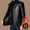 Jaqueta de couro Haining transfronteiriça para homens, novo estilo outono e inverno 2026, estilo pai, forrada com fleece, jaqueta espessa de pele de carneiro