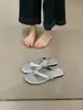 Chinelos Estilo Férias de Verão para Mulheres, Novo Modelo Verão 2026, Adequados para Usar com Saias, Sandálias Baixas de Praia