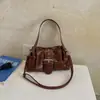 Bolsa Estilosa Estilo Motociclista para Axila Feminina Chegada Nova Outono 2026 Elegante Grande Capacidade Relaxada para Deslocamento Diário Bolsa de Ombro Único Transversal