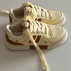 Zapatillas de Color Crema Estilo Graffiti de Nicho para Mujer, Novedad Primavera 2026 Versátiles Zapatos de Entrenamiento Alemanes de Suela Gruesa, Mocasines Deportivos Casuales