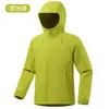 Chaqueta Softshell Suave para Exteriores de Otoño 2026 para Parejas, Chaqueta Casual a Prueba de Viento para Hombres y Mujeres con Capucha para Senderismo y Deportes