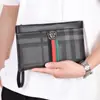 Bolso de Mano para Hombre de Negocios Ligero, Bolso tipo Sobre Horizontal a Cuadros de Moda, Bolso de Muñeca Versátil de Marca de Moda, Bolso de Mano