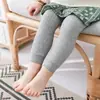 Leggings elásticos nuevos de primavera y otoño para niñas transfronterizos, ropa exterior para bebés y niños, pantalones largos casuales estilo coreano, leggings de nueve puntos