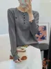 Top de Punto de Cuello Semiabierto para Otoño Temprano para Mujer con Pequeño Bordado de Lazo, Color Sólido, Suave y Esponjoso, de Manga Larga, Versátil Ropa Exterior Casual
