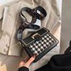 Bolsa Pequena de Lã de Banda Larga de Alta Qualidade Bolsa Feminina Versátil Tendência Novo Estilo Tendência Uma Alça Celebridade da Internet Versátil Transversal Bolsa Quadrada Pequena