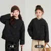 Chamarra de plumón reversible para niña Pudding Haru Simple y Elegante Ropa de Invierno Rombo Bloqueo Terciopelo Chamarra de plumón de pato blanco para niños