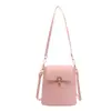 Bolso Cubo para Mujer 2025 Principios de Primavera Nuevo Moderno Texturizado Portátil de Nicho Personalizado Simple para Viajes Diarios Hombro Cruzado