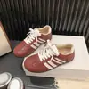Zapatos Casuales Diarios Rayados Ligeros Versátiles Brogue Tallado 2026 Nuevos para Mujer, Zapatos de Entrenamiento Callejeros Estilo Alemán, Piel Sintética Estilo Coreano