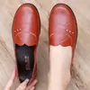 Zapatos de madre de cuero suave genuino White Pillow Crane con suelas de goma blanda, zapatos planos sin cordones para mujeres de mediana edad y mayores, zapatos de abuela