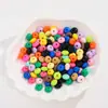 Acrílico Esmalte Colorido Desenho Animado Forma Geométrica Furo Reto Contas Soltas DIY Acessórios para Chaveiro de Celular