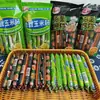 Fideos instantáneos Huitong sabor maíz 28g, caja completa al por mayor, snack dulce y salado sabor maíz, listos para comer, deliciosos, perfectos para abastecerse en residencias estudiantiles