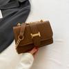 Bolso pequeño con cadena personalizada para mujer, bolso bandolera pequeño cuadrado a juego para otoño e invierno 2023.