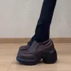 Zapatos de Cuero Retro con Punta Redonda, Banda Elástica y Corte Profundo 2026 Otoño e Invierno Nuevo Estilo Británico Simples Versátiles Que Aumentan la Altura con Suela Gruesa
