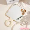 Espejo de Maquillaje Portátil Fresco Estilo Coreano con Diseño de Rosa, Espejo Portátil Tridimensional con Mango, Se Puede Colgar para Retoques en la Oficina