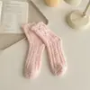 Calcetines de terciopelo coral sin pelusa color liso moño forro polar cálidos para mujer color liso rizo calcetines para interiores sueño confinamiento