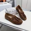 Zapatos casuales de piel auténtica vintage para mujer, mocasines, loafers nuevos Otoño/Invierno 2026 Guangzhou con lazo