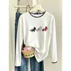 Camiseta blanca de manga larga para mujer, estilo coreano, sencilla y casual, con cuello redondo y diseño de dos piezas simulado, hecha de algodón puro, perfecta para el otoño de 2026