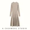 Vestido de Cachemira 26 Otoño/Invierno Nuevo para Mujer, de Cuello Redondo Medio Alto, Largo por Encima de la Rodilla, Ajustado, de Lana