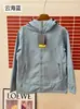 260908001Chaqueta Softshell con Capucha para Pareja de Exterior, Ropa de Montañismo Elegante y Versátil, Cortavientos de Moda