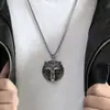 Collar colgante de acero de titanio para hombre con cabeza de lobo retro vikingo nórdico y runas, personalidad callejera, todo para combinar, joyería al por mayor