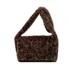 Bolso de felpa con estampado de leopardo para otoño e invierno 2026, nuevo bolso de hombro de moda, bolso versátil de axila casual de alta gama, bolso peludo