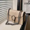 Bolsa Quadrada Pequena com Padrão de Crocodilo para Mulheres Europeias e Americanas Bolsa de Ombro com Corrente Estilo Western na Moda Bolsa Transversal com Textura na Moda Bolsa de Mão para o Dia a Dia