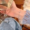 Pulsera de Flor de Cuatro Hojas de Gypsophila para Mujer, Lujo Accesible, Sentido del Diseño Diseño Nicho Joyería de Mano 2024 Nuevo Estilo