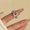Anillo Amplio Abierto Apilable de Metal Plateado con Microincrustaciones de Circonita de Diseño Exclusivo, Anillo de Diamantes de Forma de Herradura de Gama Alta