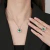 2025 Nueva Joyería Huabi Cobre Chapado en Oro Color Simulado Corindón Tesoro Redondo Temperamento Traje de Lujo Ligero Mujer 8 mm