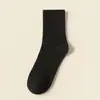 Calcetines de color liso de alta elasticidad, calcetines de color liso negro de otoño hasta la pantorrilla, calcetines deportivos de algodón desodorantes y resistentes al olor, calcetines gruesos casuales de estilo japonés para hombre