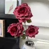 Flores artificiales, rosa Manta de 3 cabezas, para decoraciones de techo de salón de bodas, arreglos de pasillo, flores de seda y ambientación de escenas de hotel
