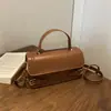Bolsa Quadrada Pequena de Design de Nicho Transfronteiriça Novo Estilo Outono 2026 Tendência da Moda Bolsa de Ombro Único Feminina Bolsa de Mão Bolsa Elegante