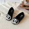 Zapatos de Princesa de Cuero Estilo Little Chanel para Niñas 2026 Verano Nuevos Mocasines Versátiles Planos para Niñas con Moño Suela Suave