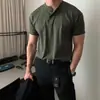 Camisa polo masculina de manga curta, estilo americano, peso pesado, madura e sofisticada, com punhos ajustados, adequada para fitness, esportes e uso casual, gola Henley de verão