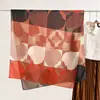 Bufanda de seda impresa geométrica simple creativa de alto valor para mujer, bufanda de moda moderna de alta gama para habitación con aire acondicionado, chal de temperamento