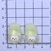 Lindas Pantuflas Pequeñas de Gelatina Accesorios de Resina Pasador DIY Cuerda para el Cabello Explosiones Pegatinas para Refrigerador en stock Zapatos con Agujeros de Pegamento Crema