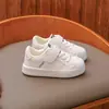 Zapatos de Caminar para Bebé de Primavera Zapatos para Niños Guardería Zapatos Blancos Zapatos para Bebés Tenis para Niños Pequeños Zapatos para Niños Niñas Transpirables