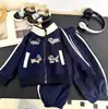 Conjuntos Infantis Primavera e Outono Novos Esportivos Moda Coreana Desenho Animado para Meninos e Meninas, Tamanhos Médio e Grande Infantil Zíper Duas Peças Roupa Infantil