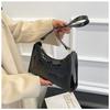 Estilo francés textura simple estilo occidental ins bolsa de axila para mujer bolsa tipo baguette 2023 nueva moda brillante portátil bolsa de hombro