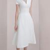 Vestido blanco vestido se puede usar en ocasiones normales temperamento socialité francés cuello en V oblicuo hombros descubiertos irregular diseño de nicho vestido