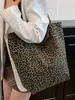 Bolso de Lona de Estampado de Leopardo Doble Cara Bolso de Hombro Gran Capacidad Portátil Bolso Tote de Gran Capacidad Estilo Universitario Casual Estudiante Bolsa Escolar