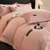 Conjunto de cama de luxo de alta qualidade, cor sólida outono e inverno, veludo de leite, borda larga com fita, quatro peças, Helena, jogo de cama para quarto principal, capa de edredom