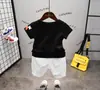 Verão 2019 Novo Conjunto de Camiseta com Desenho e Calça Jeans para Meninos Versátil Quente do Taobao