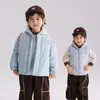 Tallas grandes y pequeñas de ropa exterior para niños, nueva colección de invierno 2026, unisex, diseño tres en uno, conjunto de chaqueta acolchada y chaleco