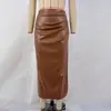 Roupas Europeias e Americanas Transfronteiriças Outono e Inverno 2025 Novo Saia Midi Plissada com Fenda de Couro PU de Cor Sólida para Mulheres Venda por Atacado