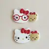 Nuevos Gafas Gato Oso Kt Accesorios Pasador DIY Decoración Funda de Teléfono Móvil Agujero en Zapatos con Decoración de Pegamento Crema