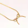 Colar Estilo Europeu e Americano Que Não Desbota, Corrente para Clavícula Feminina de Verão de Alta Qualidade com Laço Versátil Simples Nicho Fresco Ouro 18K