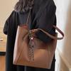 Bolsa Grande Capacidade Estilo Hong Kong Feminina 2025 Outono e Inverno Nova Chegada Bolsa de Ombro Fashionável Elegante Bolsa de Mão Tote para o Dia a Dia
