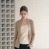 Cárdigan de punto caqui para mujer, estilo de alta gama para principios de otoño, holgado y casual, abrigo tipo chal suéter estilo old money